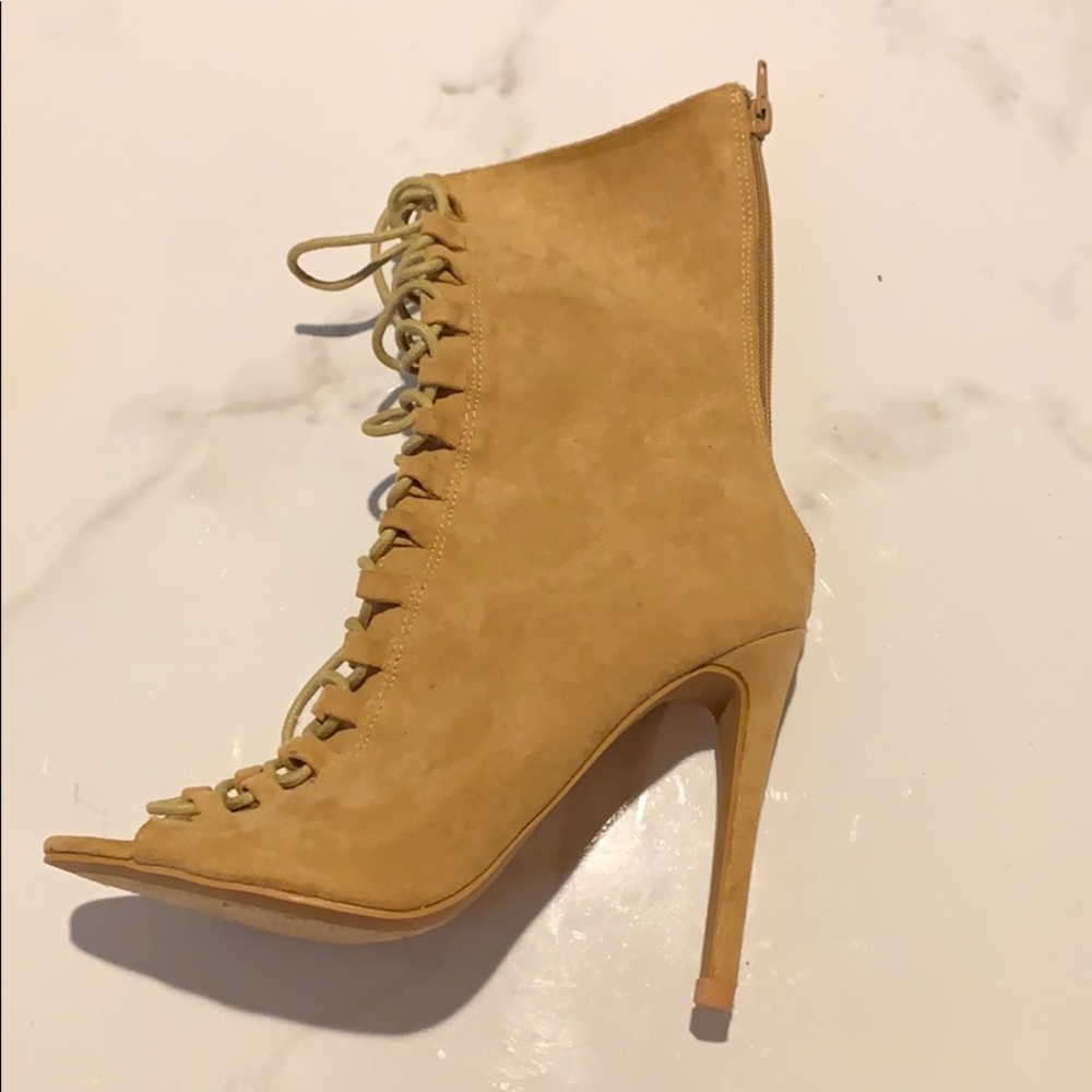 Heels - Picture 5 of 5